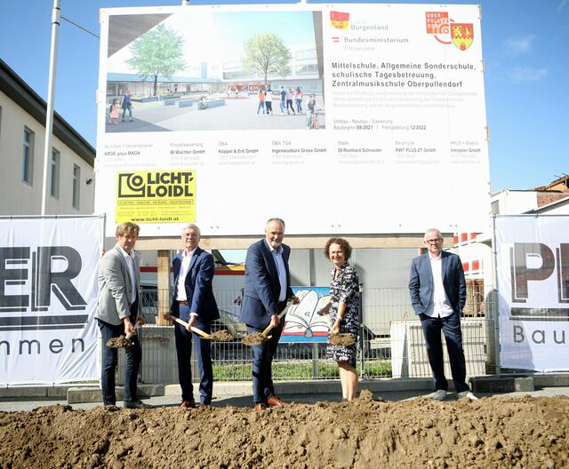 Vizebürgermeister Johann Heisz, Bürgermeister Rudolf Geißler, Landeshauptmann Hans Peter Doskozil, 1. Vizebürgermeisterin, LAbg. Elisabeth Trummer und Architekt Günter Klein (v.l.)