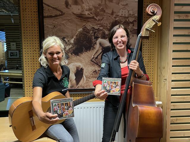 Das Stoanineum Team hat eine eigene Stoani-Haus-Musi CD herausgebracht. | Foto: WOCHE/NdC