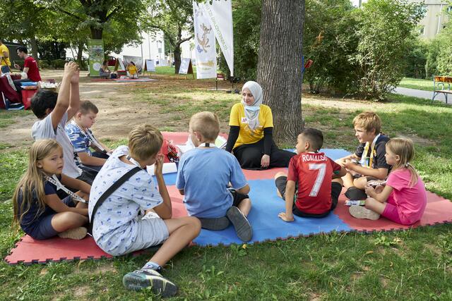 Im Grünen lernen kann man bei der Kinderuni am Freitag, 20. August, beim Wasserspielplatz Wasserturm.