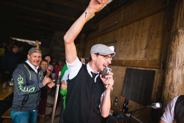 Gregor Bishops kommt mit Eva Moreno und bringt niveauvolle Schlager mit.