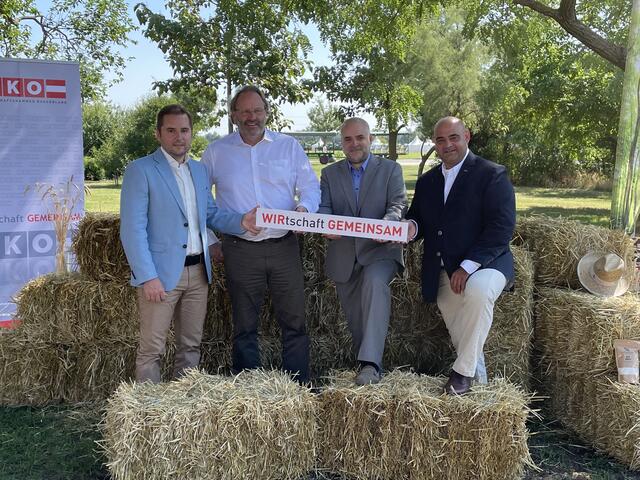 Martin Pinczker, Bioprodukte Pinczker, DI Peter Stallberger, GoodMills Österreich GmbH, Direktor DI Matthias Grün, Pannatura GmbH und Hannes Mosonyi, Obmann des burgenländischen Agrarhandels | Foto: Sandra Koeune