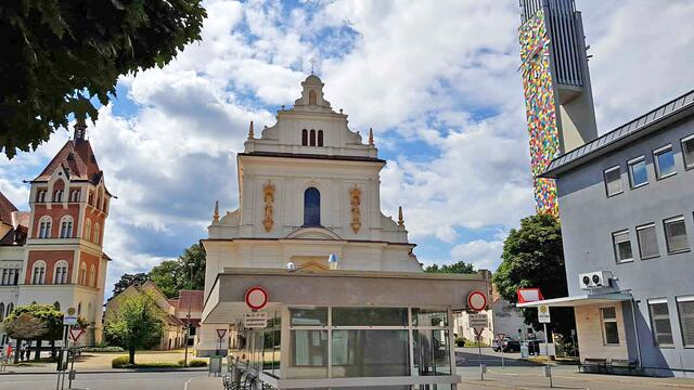 Ein ganzer Stadtteil mit Rathaus, Busbahnhof, Stadtpfarrkirche, Kirchturm, Taborplatz und Bundesschulzentrum wird aufgewertet.