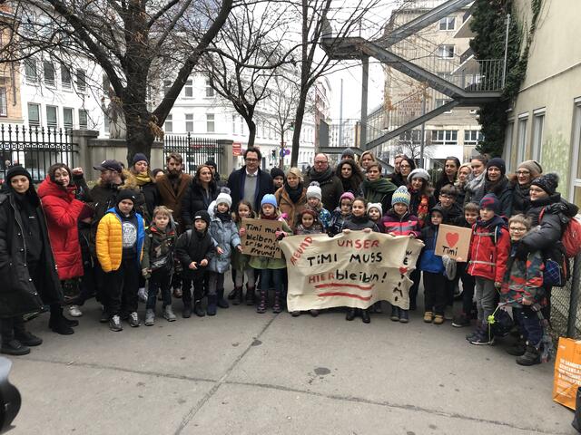 Anfang 2020 protestierte Timis Volksschule in der Zieglergasse geschlossen gegen seine Abschiebung. Letztlich mit Erfolg.