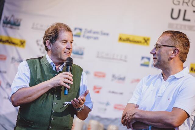 Manfred Gaßner, Bürgermeister von Kaprun und Hubert Resch, Veranstalter des Großglockner Ultra Trail standen einander Rede und Antwort. | Foto: Tourismusverband Zell am See-Kaprun