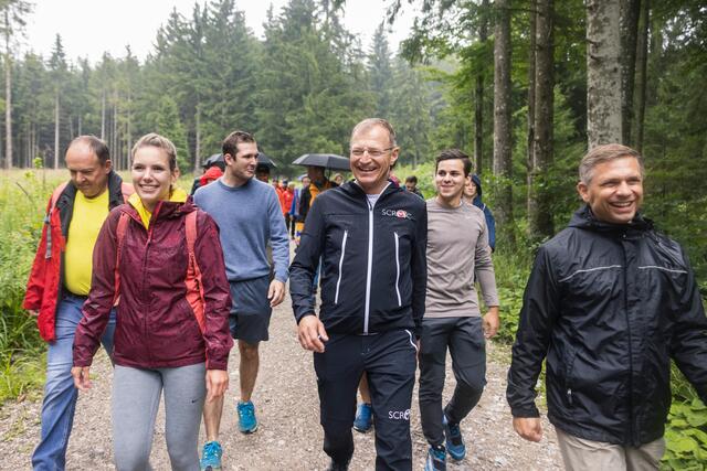 LH Stelzer wanderte auf den Grünberg. | Foto: OÖVP/Mayrhofer