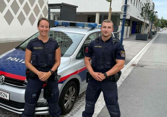 "Polizisten der Woche": Lisa und Daniel retteten eine Radfahrerin, bevor diese in die Traun stürzte.