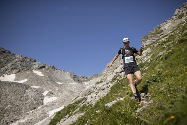 André Puschke, Sieger des Gletscher Welt Trail – konzentriert und fokussiert beim Bergablaufen, jeder Schritt muss passen, um hier zu gewinnen. | Foto: Markus Fruehmann