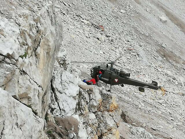 Schwierige Bergung im alpinen Gelände.