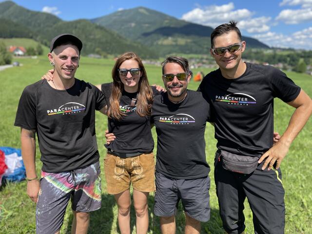 Das Team vom Paracenter Austria in Bruck an der Mur lässt den Traum vom Fliegen wahr werden.