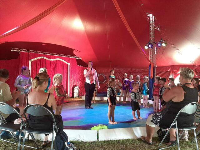 Die Galavorstellung war das Highlight der Ferienwoche im Circus Minelly.