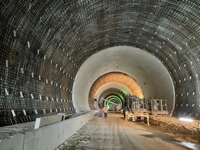 Der Tunnel wird auf einer Länge von 1,1 km in offener und knapp 2 km in bergmännischer Bauweise errichtet. 