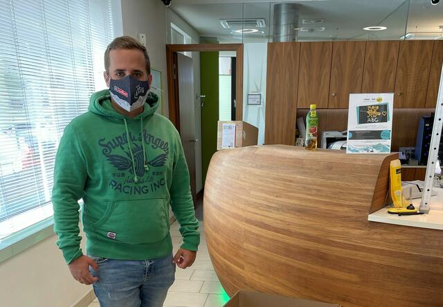 Christopher Sochor zeigt sich stolz auf die Erfolge der Initiative „JVP macht Schule“. | Foto: JVP 