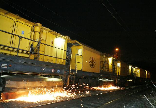 Der Schienenschleifzug kann in der Nacht für Lärmentwicklung sorgen.