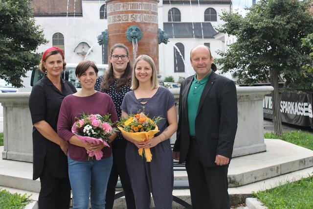 Elisabeth Kalteis-Wetchy (Stadtamt Scheibbs), Irene Hinterhofer (ehemalige Arbeitskreisleiterin "Gesunde Gemeinde Scheibbs"), Stadträtin Alena Fallmann, Marlene Maschek (neue Arbeitskreisleiterin "Gesunde Gemeinde Scheibbs") und Franz Aigner (Bürgermeister der Stadtgemeinde Scheibbs)
 | Foto: Stadtgemeinde Scheibbs