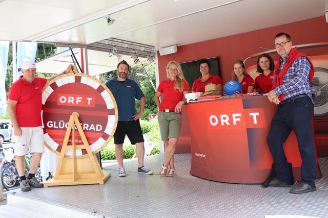 Das Sommerfrische-Team mit ORF Tirol Landesdirektor Robert Unterweger (re.).