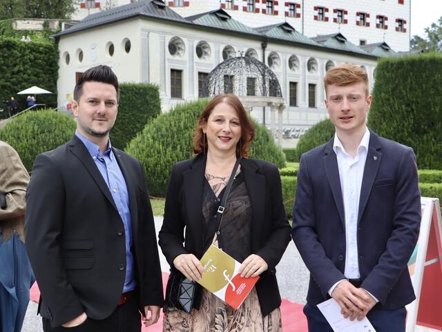 Thomas Nocker, Veronika Sandbichler, Direktorin Schloss Amras und Luca Ricca | Foto: Ricarda Stengg
