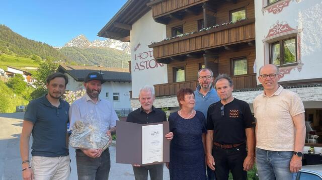  Geschäftsführer Erlebnisraum Nauders Manuel Baldauf, Vorstand TVB Tiroler Oberland Helmut Wolf, Tourismuspionier und langjähriger Geschäftsführer der Nauderer Bergbahnen Ernst Wiestner mit Frau Erika, Aufsichtsrat TVB Tiroler Oberland Kurt Kleinhans, Obmann Dr. Armin Falkner &amp; ehem. TVB Obmann  Hartmann Ploner (v.l.). | Foto: TVB Tiroler Oberland, Nauders Tourismus
