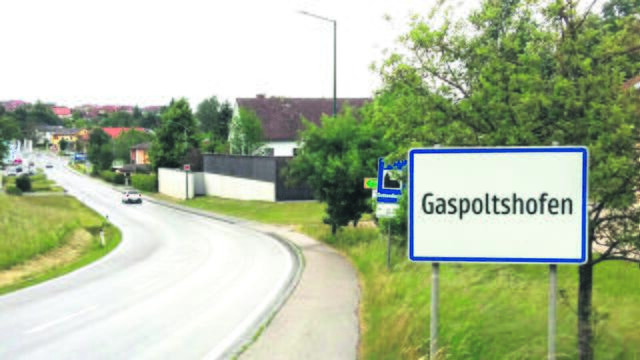 Baustelle in Gaspoltshofen: Ab 10. August wird die Innbachbrücke generalsaniert. Die Bauarbeiten sollen bis Ende Oktober abgeschlossen werden. | Foto: BRS