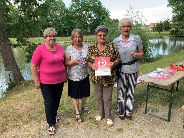 Der gemütliche Nachmittag der Pensionistengruppe Hirm wurde genutzt, um langjährige Mitglieder im Verein zu ehren. | Foto: Pensionisten Ortsgruppe Hirm