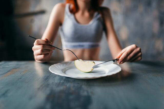 Anorexia nervosa, auch Magersucht genannt, ist eine Essstörung, die durch das krankhafte Bedürfnis gekennzeichnet ist, Gewicht zu verlieren. Bei einem Drittel der Betroffenen führt die Krankheit zum Tod. | Foto: Panthermedia
