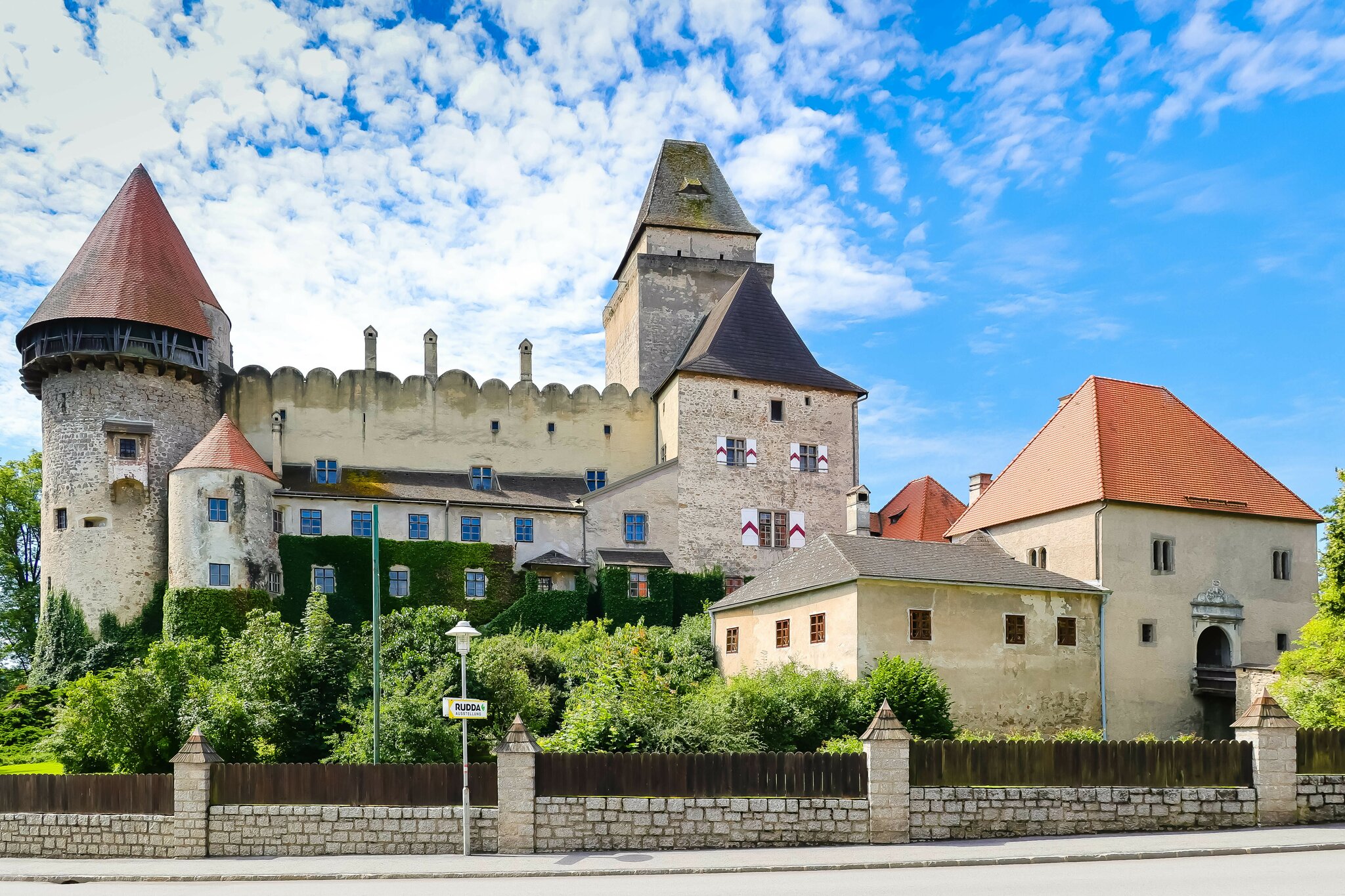 Burg Heidenreichstein Burg Heidenreichstein Eintauchen in die Welt