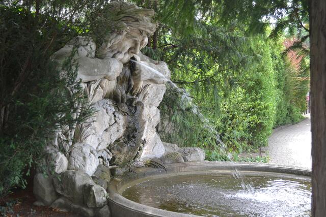 Brunnen mit Flussgott