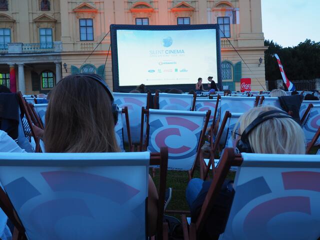 Das Schloss bietet eine tolle Hintergrundkulisse für jeden Film.