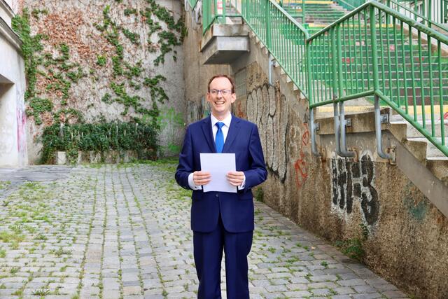 Was Anrainer lange gefordert haben, wurde jetzt als Antrag eingereicht: die Corneliusgasse soll durch einen Aufzug barrierefreier werden.  | Foto: Die Österreichische Volkspartei Mariahilf 