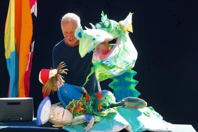 Piraten, Drachen und sonstige Ungeheuer waren beim Puppille Festival am Hauptplartz Gleisdorf zu Gast. | Foto: Hofmüller (14x)