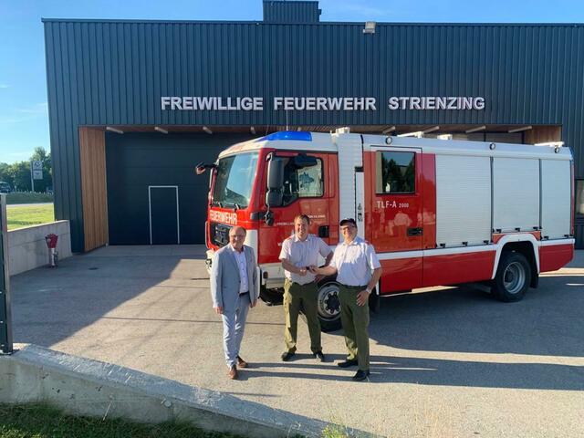 Bürgermeister Franz Karlhuber, Feuerwehrkommandant der FF Strienzing Johannes Füsslberger, Feuerwehrkommandant der FF Wartberg Markus Neuwirth (von links) | Foto: Gem. Wartberg