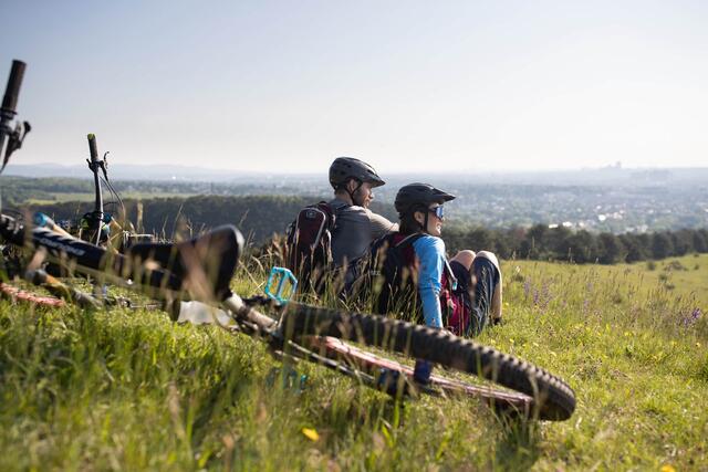 Mit dem E-Mountainbike Erlebnisse entdecken. | Foto: Niederösterreich Werbung / Markus Führmann