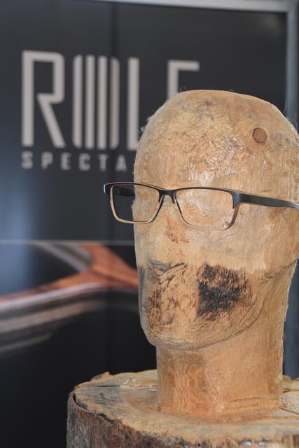 Die Präsentation von "Rolf Spectacles": ungewöhnlich