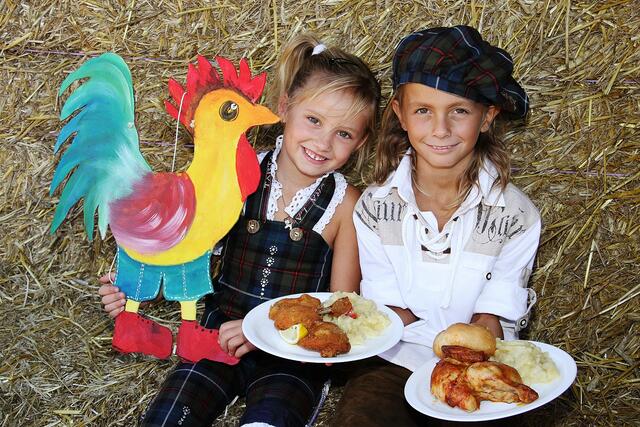 Das zehntägige Event geht in das Finale: Bis zum 15. August können noch talauf, talab Geflügelspezialitäten genossen werden. | Foto: Gackern