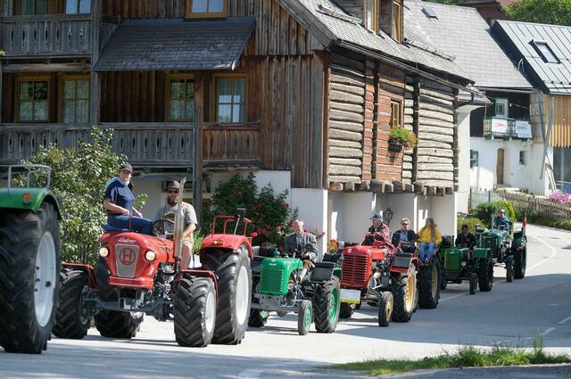 Am Sonntag rollen wieder die Oldtimer-Traktoren an. | Foto: Eva Hofer