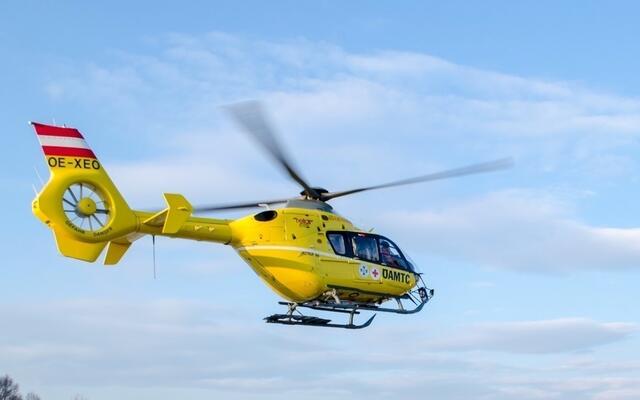 Nach einem Sturz aus 5 Metern musste der 45-Jährige mit dem Rettungshubschrauber ins LKH Graz geflogen werden. | Foto: Symbolfoto: FF Mooskirchen