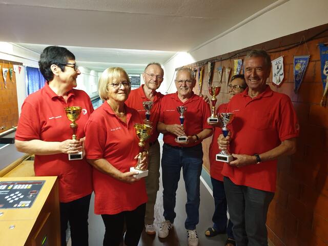 Gerda Luchner (Schönwies, 2.), Margit Zappulla (Schönwies, 1.) Oskar Venier (Schönwies, 3.), Hans Schlierenzauer (Schönwies, 2.), Luise Wachter (Pfunds, 4. für die dritte Regina Handwerker, Feichten) und Erwin Lentsch (Feichten, 1.) (v.l.). | Foto: Bezirksorganisation des Pensionistenverbandes