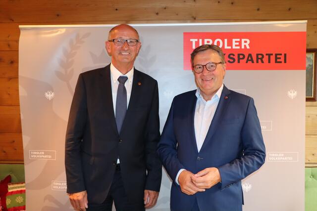 LH Günther Platter (re.) und Neo-Landesrat Anton Mattle waren am 04. August auf Sommertour im Bezirk Landeck. | Foto: Othmar Kolp