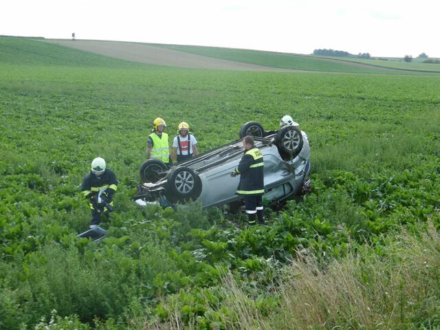 Die Feuerwehr Großweikersdorf wurde zu einem Einsatz dazu geholt. | Foto: FF Großweikersdorf