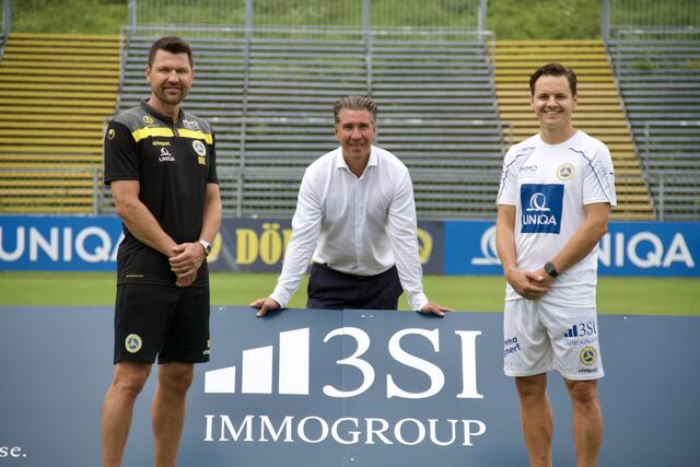 Bei der Sponsorpräsentation: Sportdirektor Markus Katzer, Immogroup-Geschäftsführer Michael Schmidt und Kapitän Jiri Lenko (v.l.). | Foto: First Vienna FC 1894