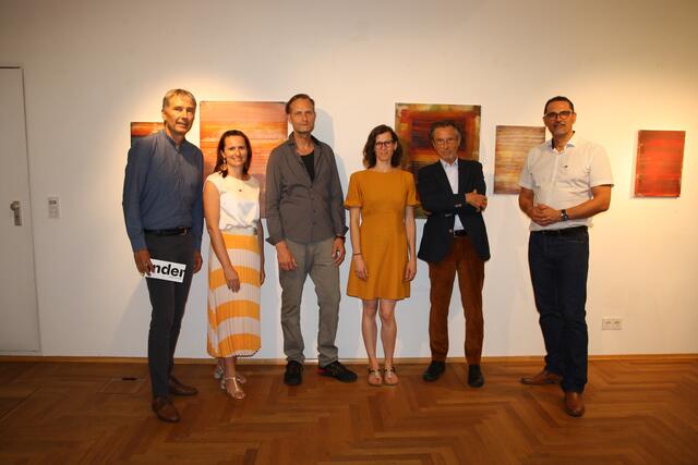 Künstlergespräch mit Karl Hermann, Franz Cserni, Stefanie Eifler, Stephan Ehrenhofer, Carina Kreiner, Johann Winkelmaier (v.r.). | Foto: WOCHE