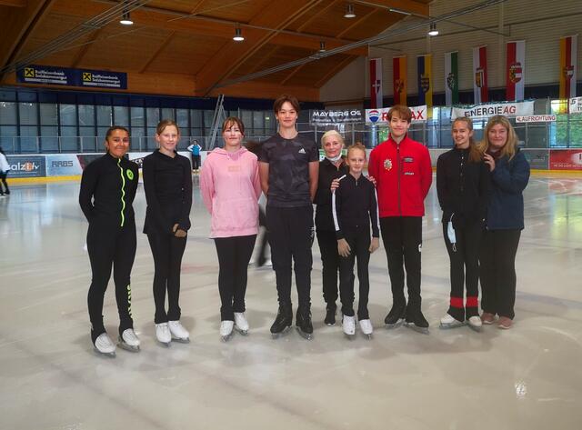 Eliteteam aus Gmunden, Spanien und Niederlanden.
 | Foto: Eislaufverein Gmunden
