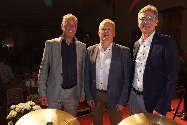Martin Malter, Franz Kappacher und Edgar Prodinger von der Raiffeisenbank Golling.