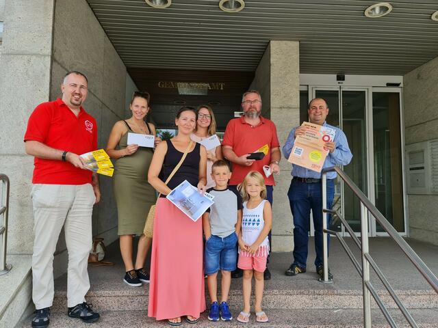 Gewinnübergabe: Andreas Krutzler, Kerstin Grünauer, Daniela Jambrich, Marion Kaufmann, Rene Gludovatz und Michael Pieber | Foto: ÖGB Landesorganisation Burgenland