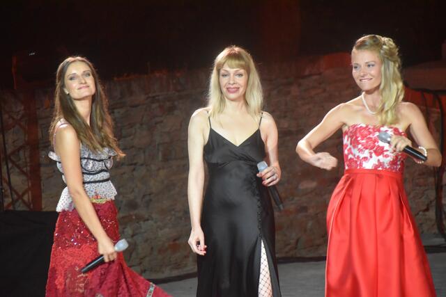 Stimmgewaltige Solistinnen: Die Mayerin, Melinda Stoika und Elisabeth Pratscher-Musil | Foto: Michael Strini