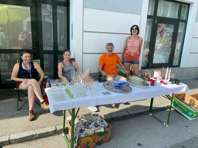 Zum Entdecken gab es auch feine Gläser und edles Porzellan. | Foto: Günter Winkler