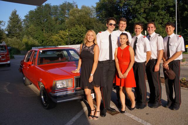 Patricia, Jan, Angelika, Oliver, Mattias, Simon und Paul kamen im Chevrolet Malibu 1980 zum Sommernachtsfest der FF Altlengbach.    