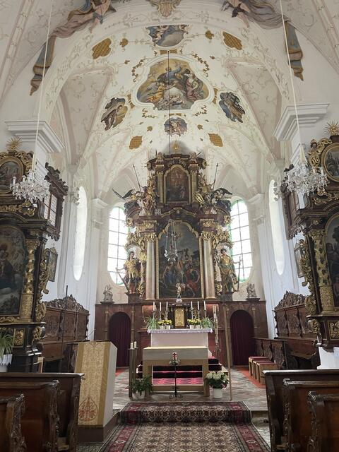 Die Filialkirche Aschau wurde 1130 erbaut.  | Foto: Höllbacher