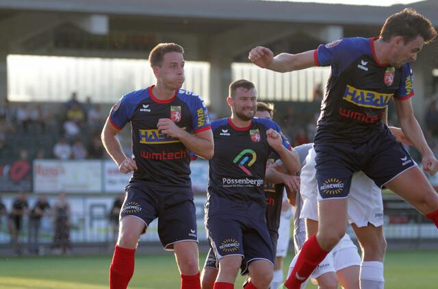 Die Defensive vom Team DSG U. HABAU Perg (Pöschl, Derntl-Saffertmüller, Scharsching) hat den Beton gegen St. Florian bis auf einmal optimal angerührt. 