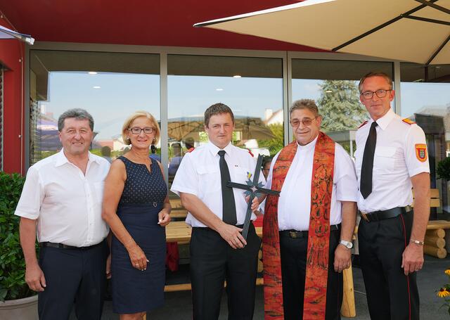 Bgm. Franz Brandl, LH Johanna Mikl-Leitner, Komm. Herbert Stierschneider, Dechant Bartholomäus Freitag, Bezirksfeuerwehrkomm. Martin Boyer | Foto: NLK Pfeiffer