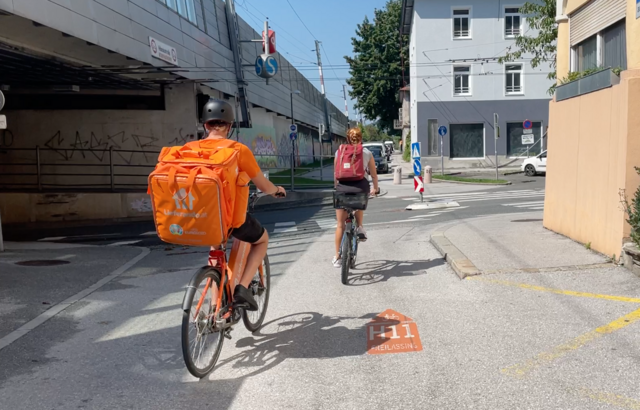 Es gibt es in der Stadt für Radfahrer einige Ecken, wo es brenzlig werden könnte. Wie etwa hier, bei der Kreuzung Mülln S-Bahn.  | Foto: sm